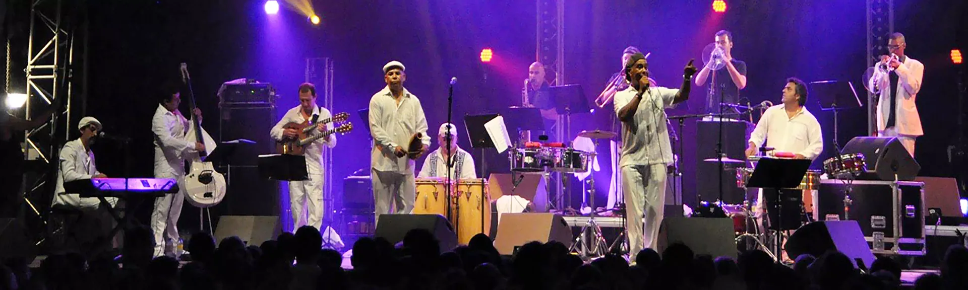 Musique du monde : groupes latinos, gipsy, corses et gospel – Claude Gérard Production